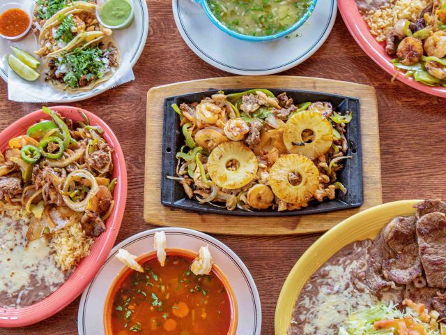 El Loro Mexican Grill (Lyndale)