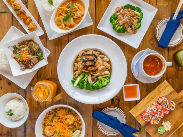 Hands On Thai and Sushi (Irving Park)