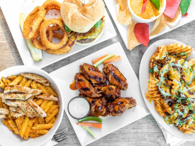 Cee Gees Bar & Grill