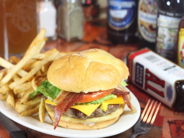 Summits Wayside Tavern (525 Lake Center Pkwy)