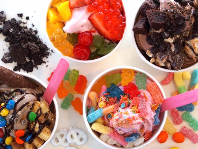 Yogurtland (2400 W Victory Blvd)