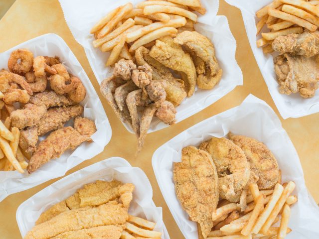 Shark's Fish and Chicken (Country Club Hills)