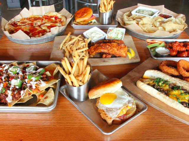 Fox & Hound (786 Rivergate Parkway)