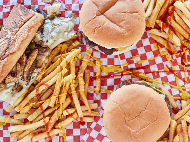 Burger Island (14999 Preston Rd)