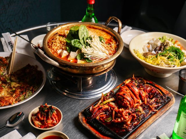 B. D Chilipa Restaurant ??????