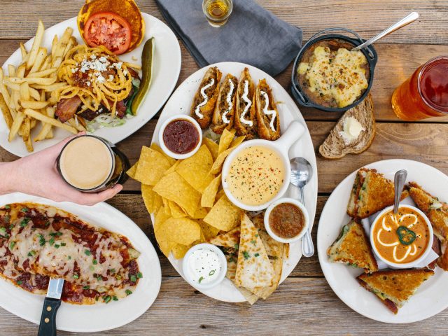 Mo's Irish Pub (Cypress)