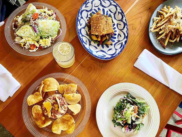 Sandy Point Beach House - Grand Rapids