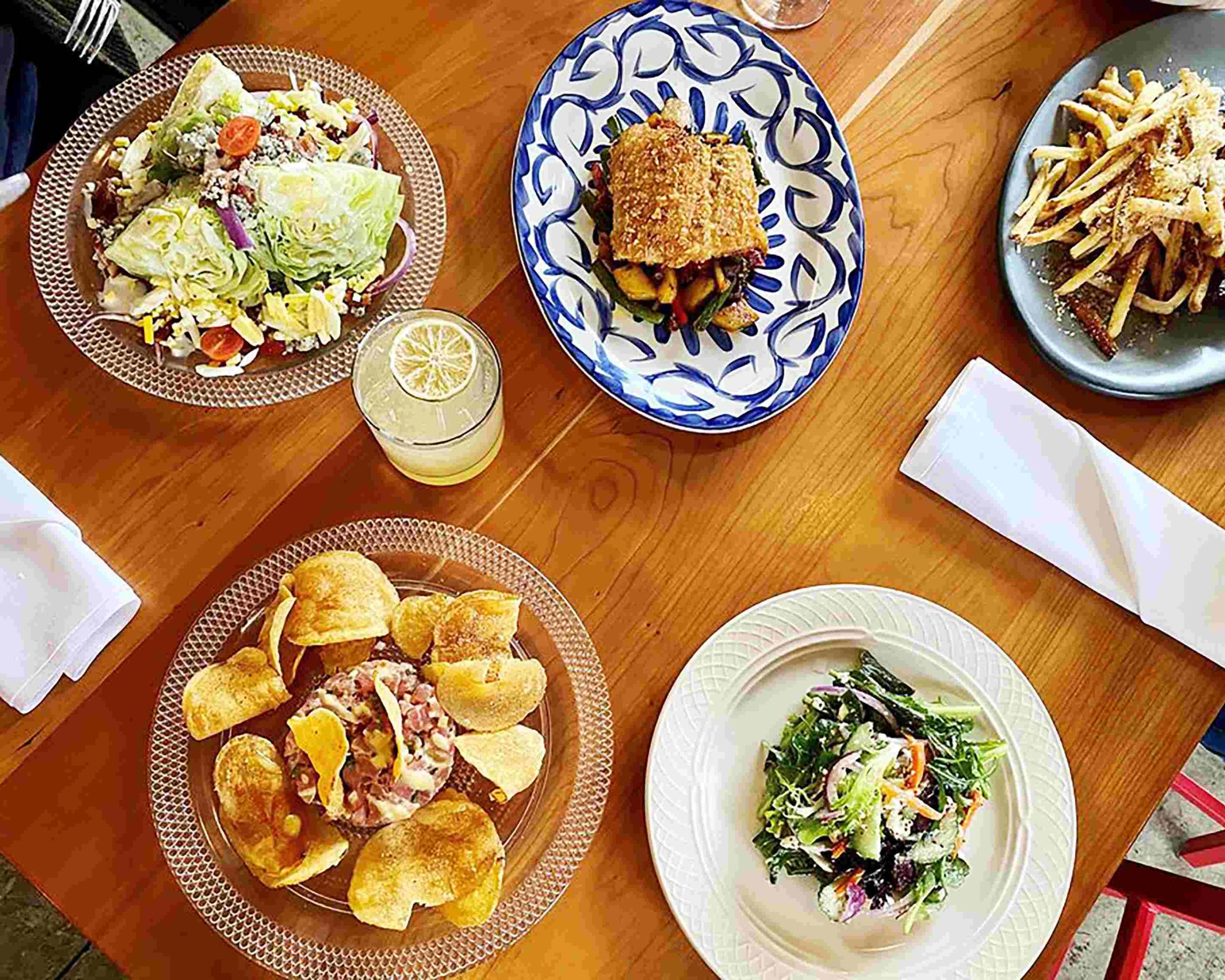 Sandy Point Beach House - Grand Rapids