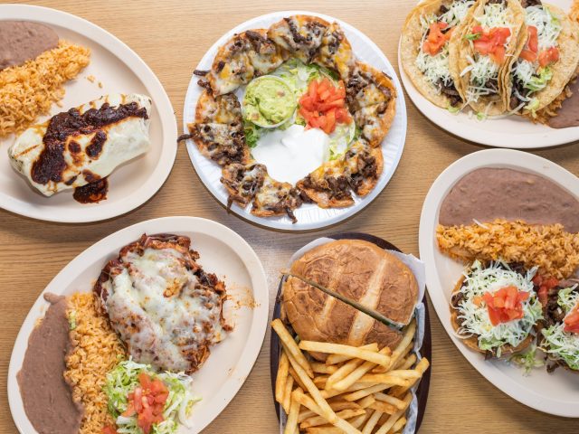 El Famous Burrito (Elmhurst)