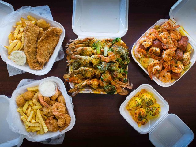 Wats Crackin Garlic Crabs (Kirkwood)