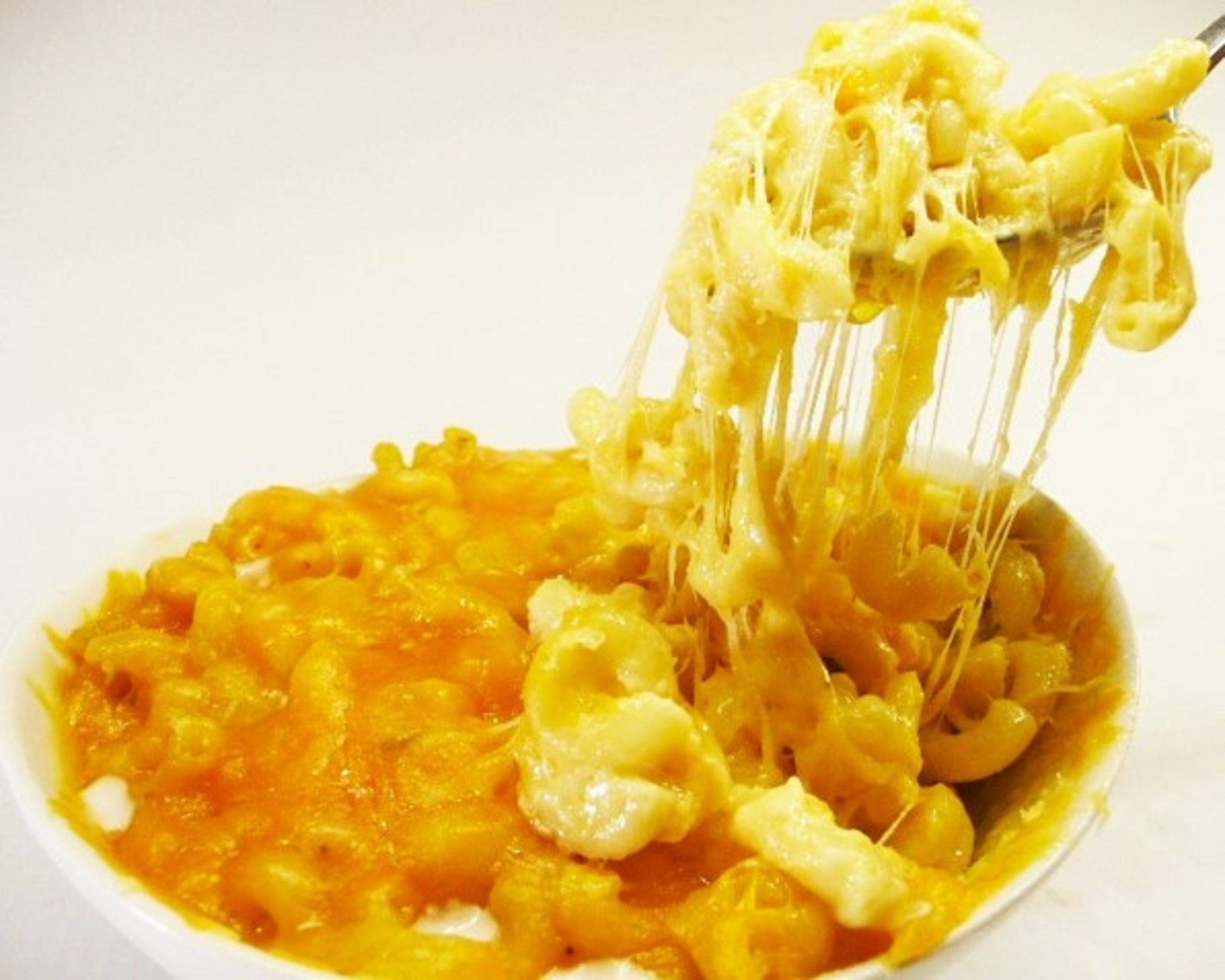 Auntie Vee's Mac & Cheese Bowls