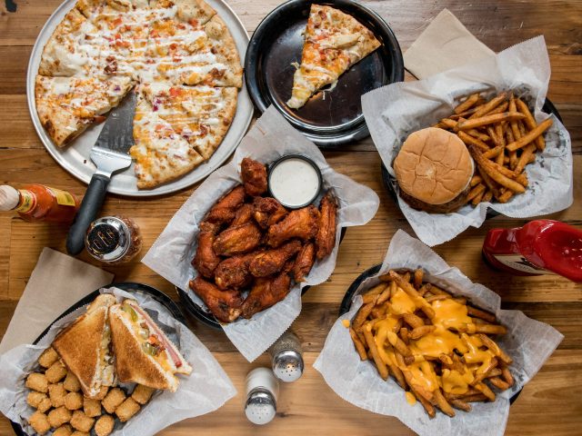 Illini Inn (901 S 4th)