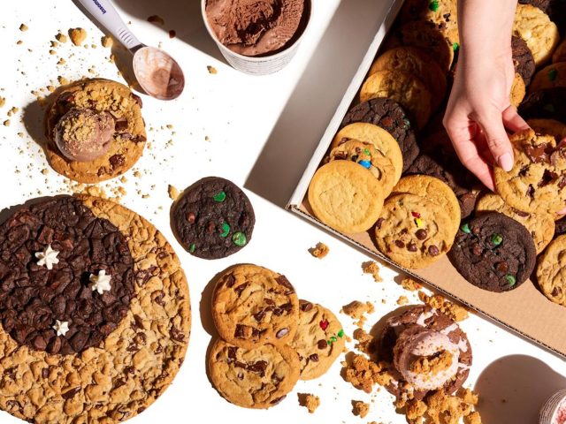 Insomnia Cookies (1350 North Wells Street Suite 3)