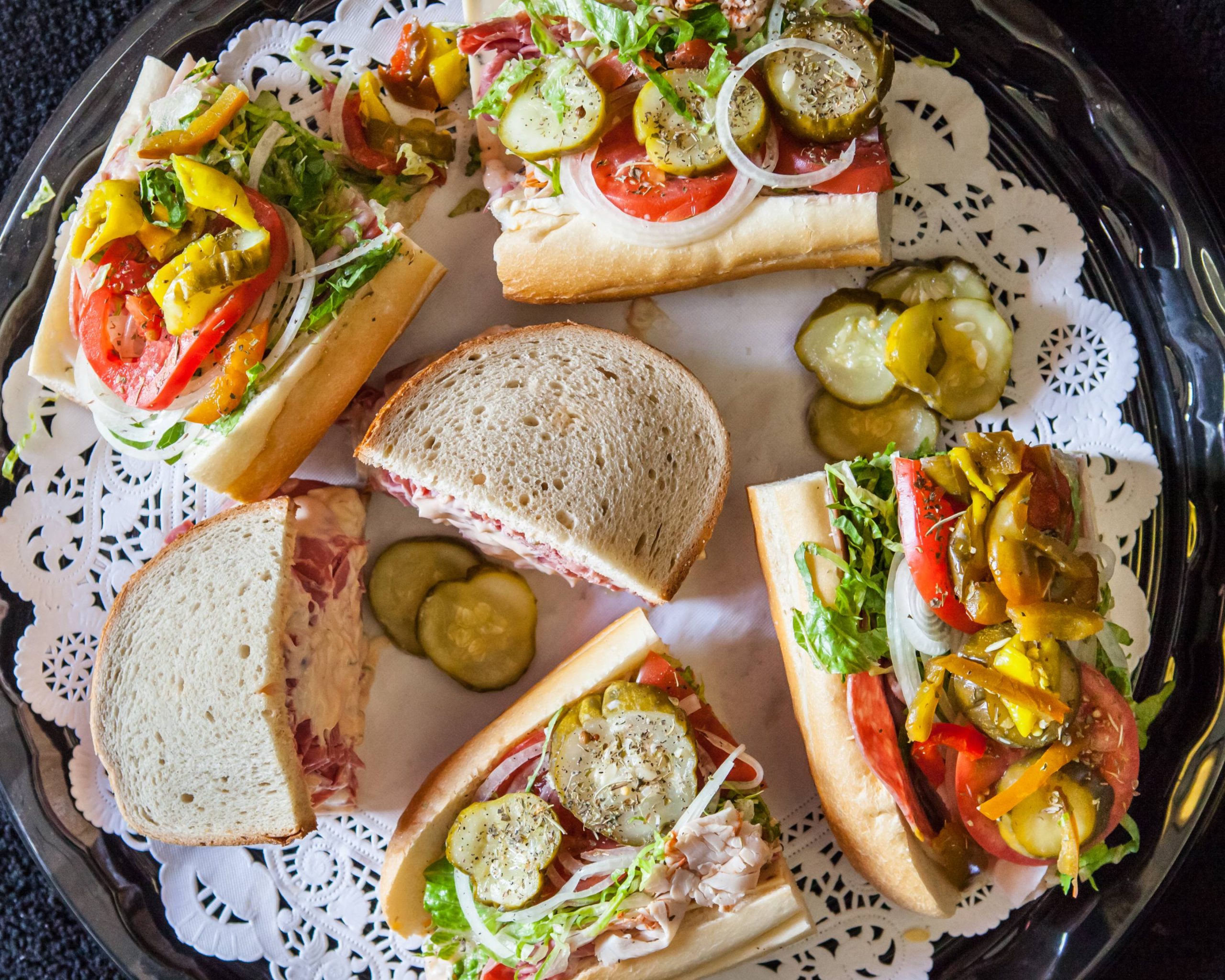 Ike's Love & Sandwiches - Bakersfield