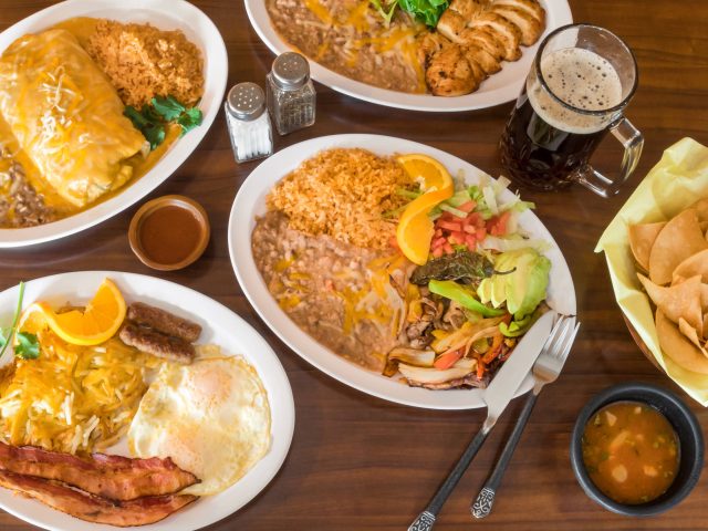 Gardu?os Sports Bar & Grill