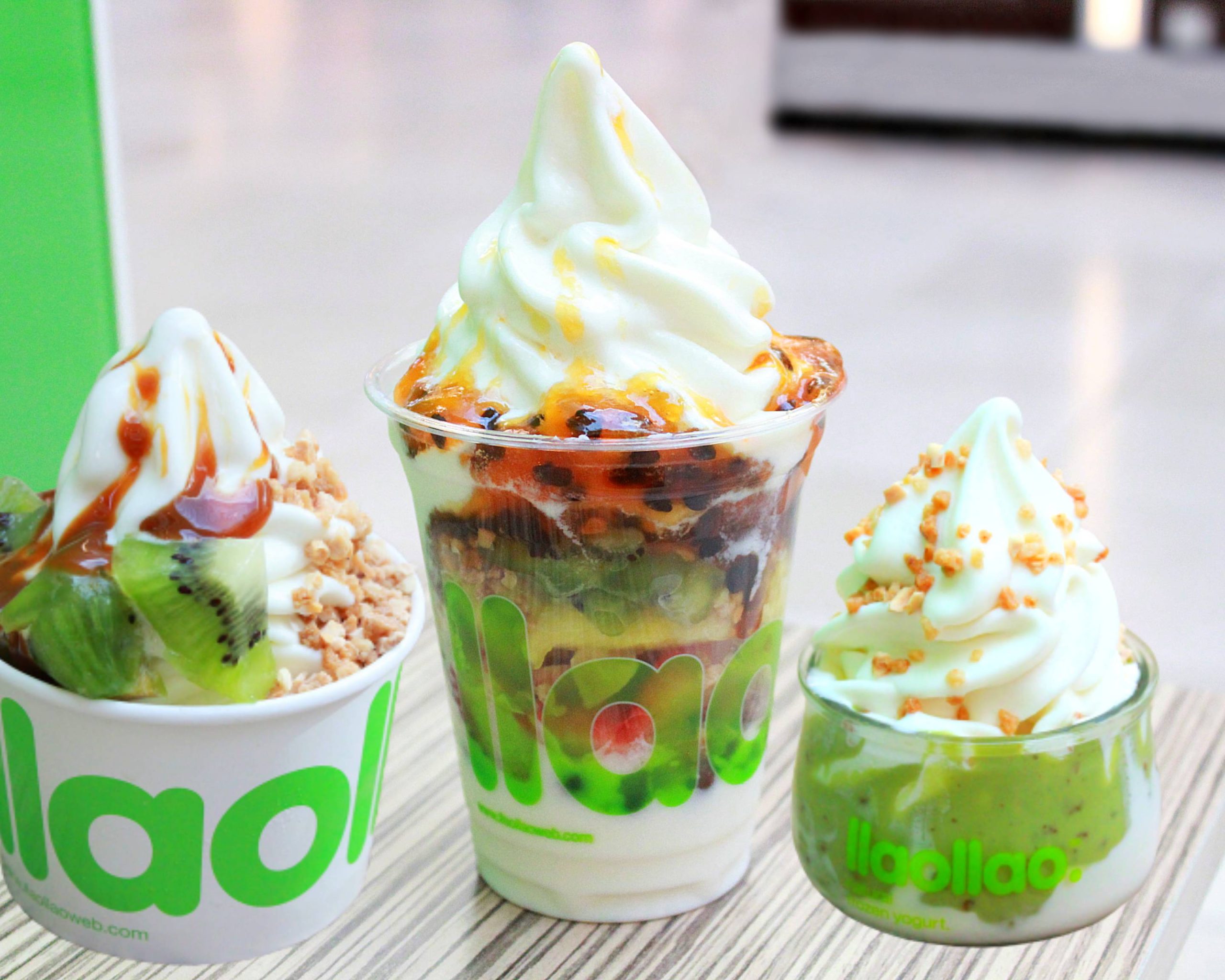 Llaollao natural frozen yogurt