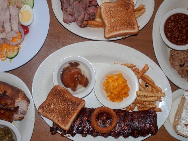 Woody's Bar-B-Q (5930 Powers Ave)