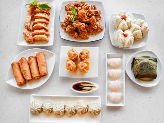 Moms Bakery & Tea House