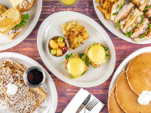 The Toasted Yolk Cafe - Royal Oaks