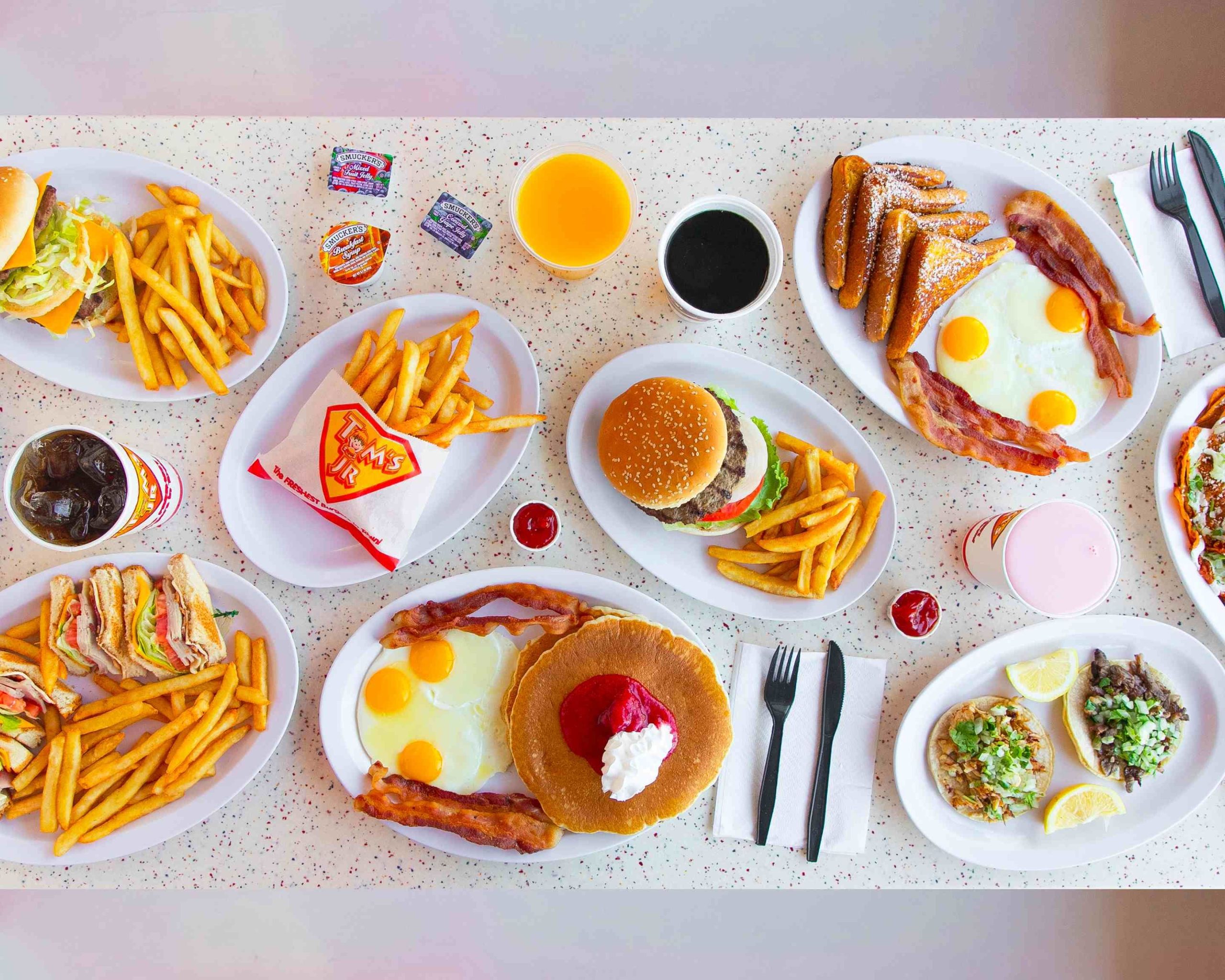 Tom's Jr. Burgers - Compton