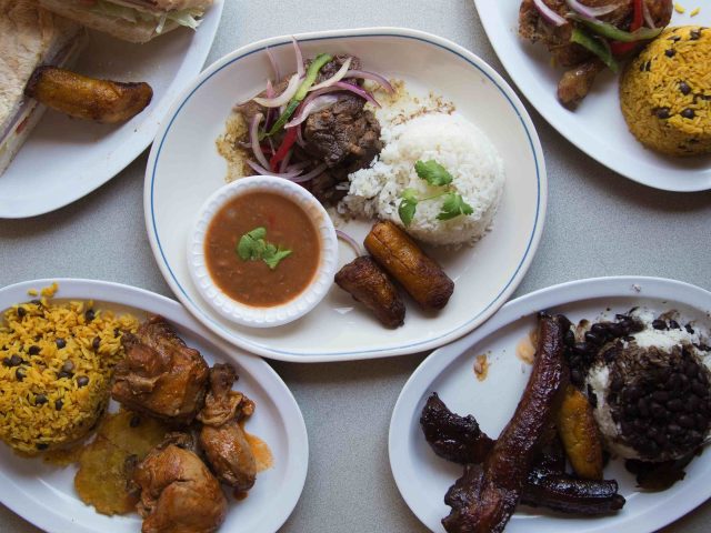 La Familia Latin Hot Food (Brandon)