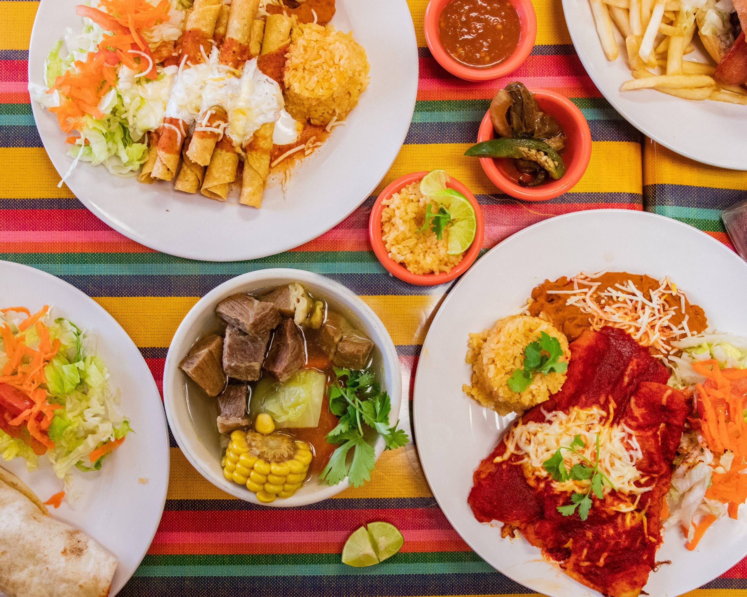 Burritos y tortas el coco MEMOS Restaurant