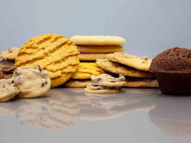 Mrs. Fields (2701 Ming Ave)