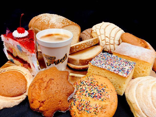 La Ideal Bakery (Lake Worth Rd)