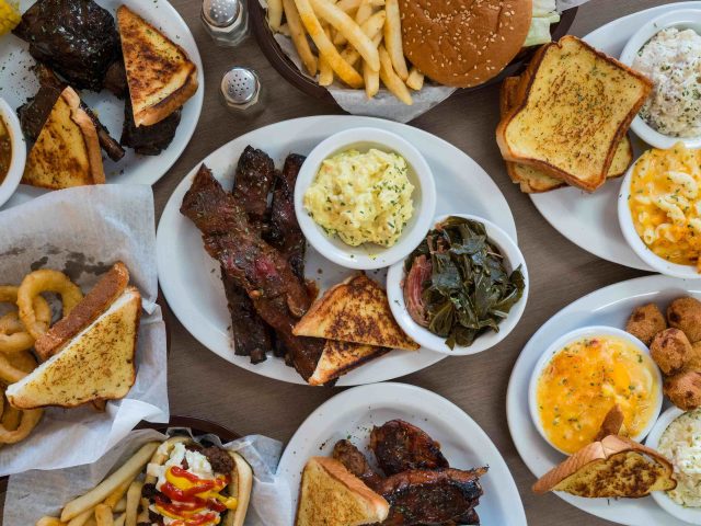 Mr. Pig's Smokehouse and Barbecue