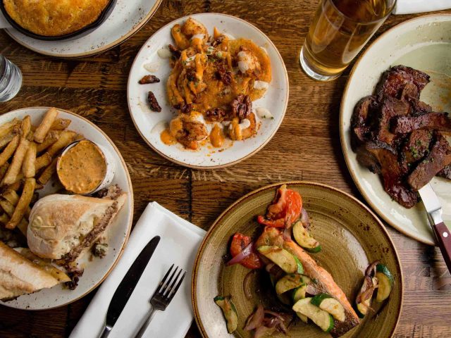 Brew N Que (Creekside Landing Dr)