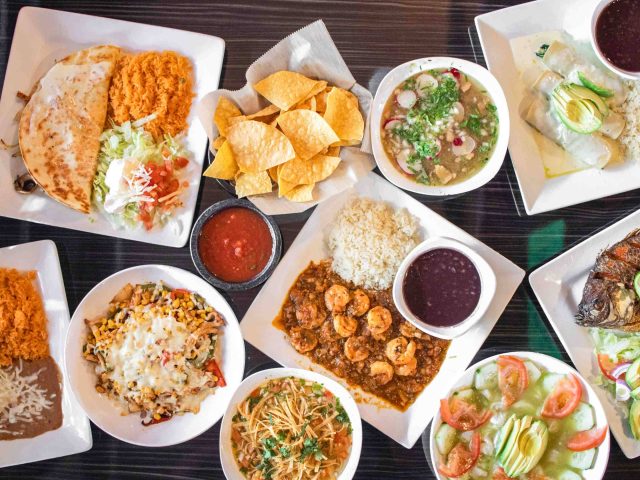 Hacienda Tapatia (Lakewood)