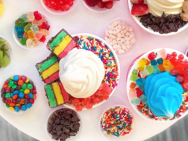 16 Handles Frozen Yogurt and Ice Cream - 1185 Maxwell Pl