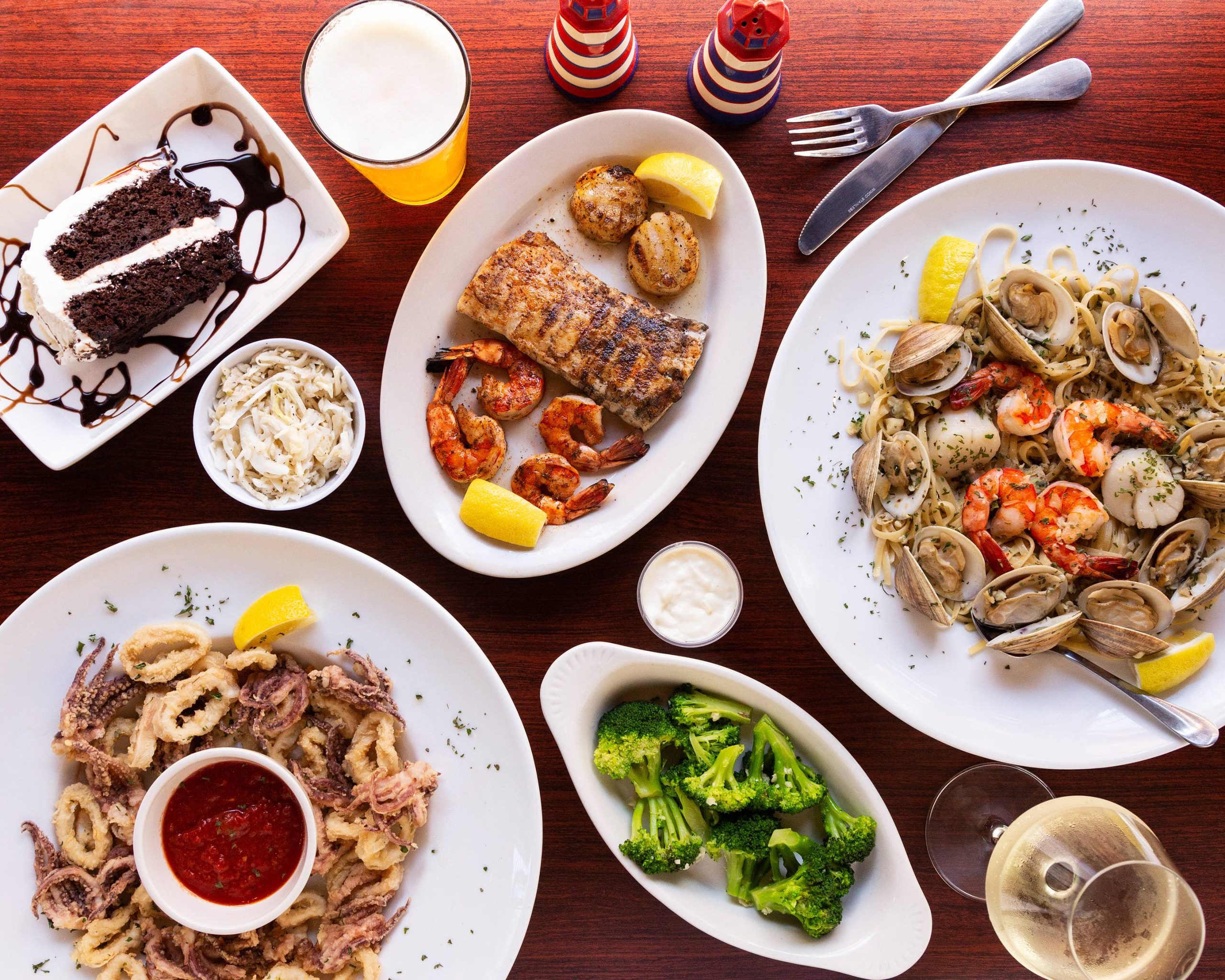 The Crooked Hook Bar & Grill