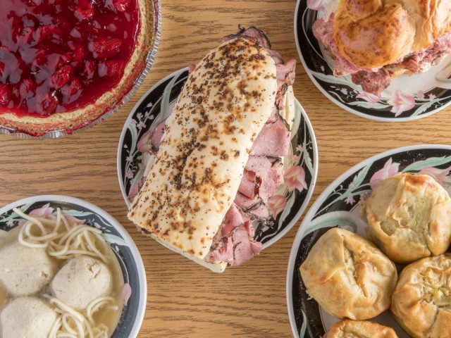 Maccabee's Glatt Kosher Deli