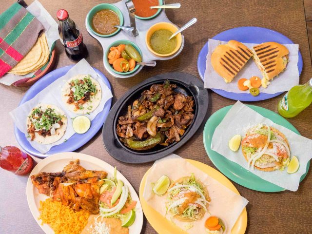 Pollo Locuas Restaurant