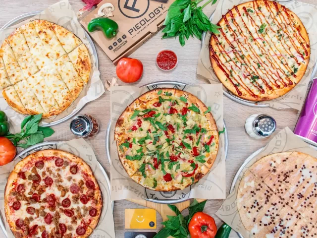 Pieology Pizzeria (5068 N Palm Ave)