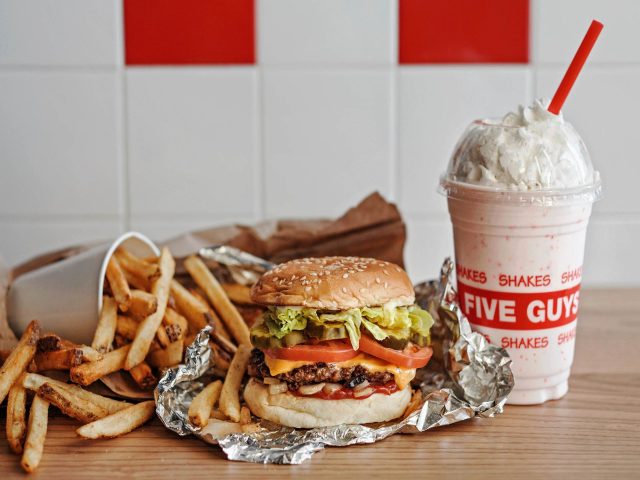 Five Guys MO-4027 17304 Chesterfield Airport Rd