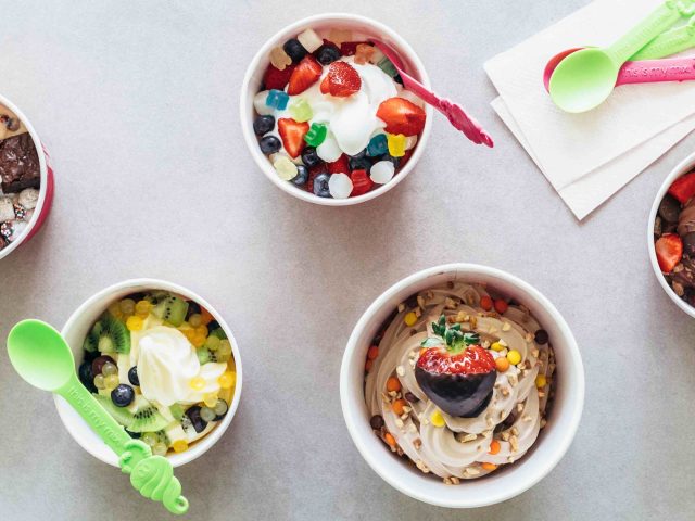Menchie's Frozen Yogurt (2510 N Clybourn Ave)