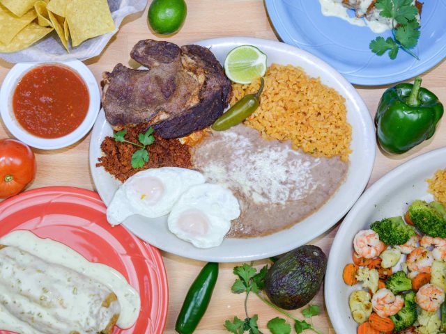 El Potro Mexican Restaurant (2470 W Hwy 90)