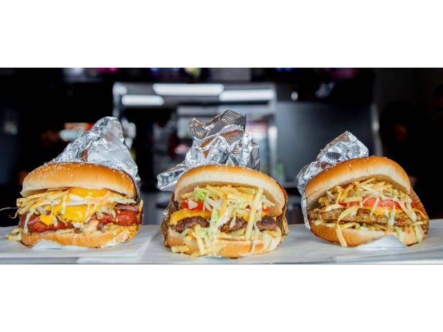 YAS! Burger Papasitos