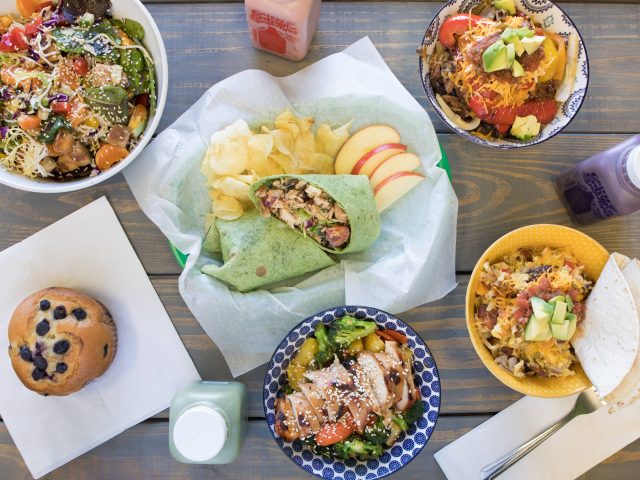 Mama T's Cafe & Green Growler Smoothies