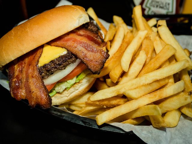 Archie's Giant Hamburgers & Breakfast