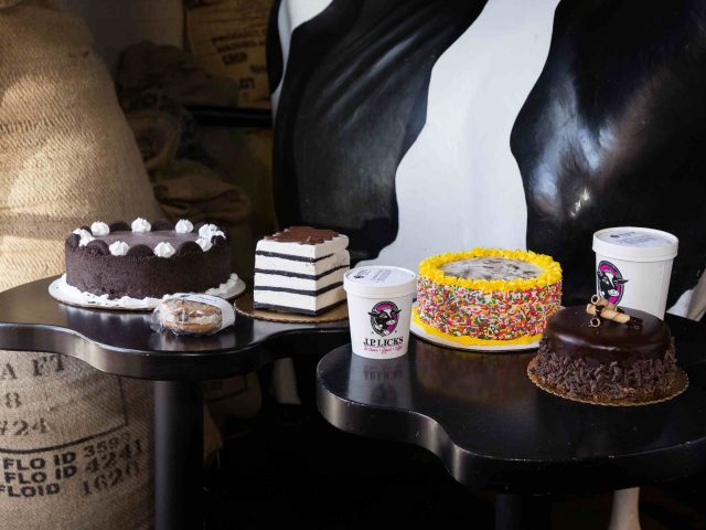 J.P. Licks (Charles)