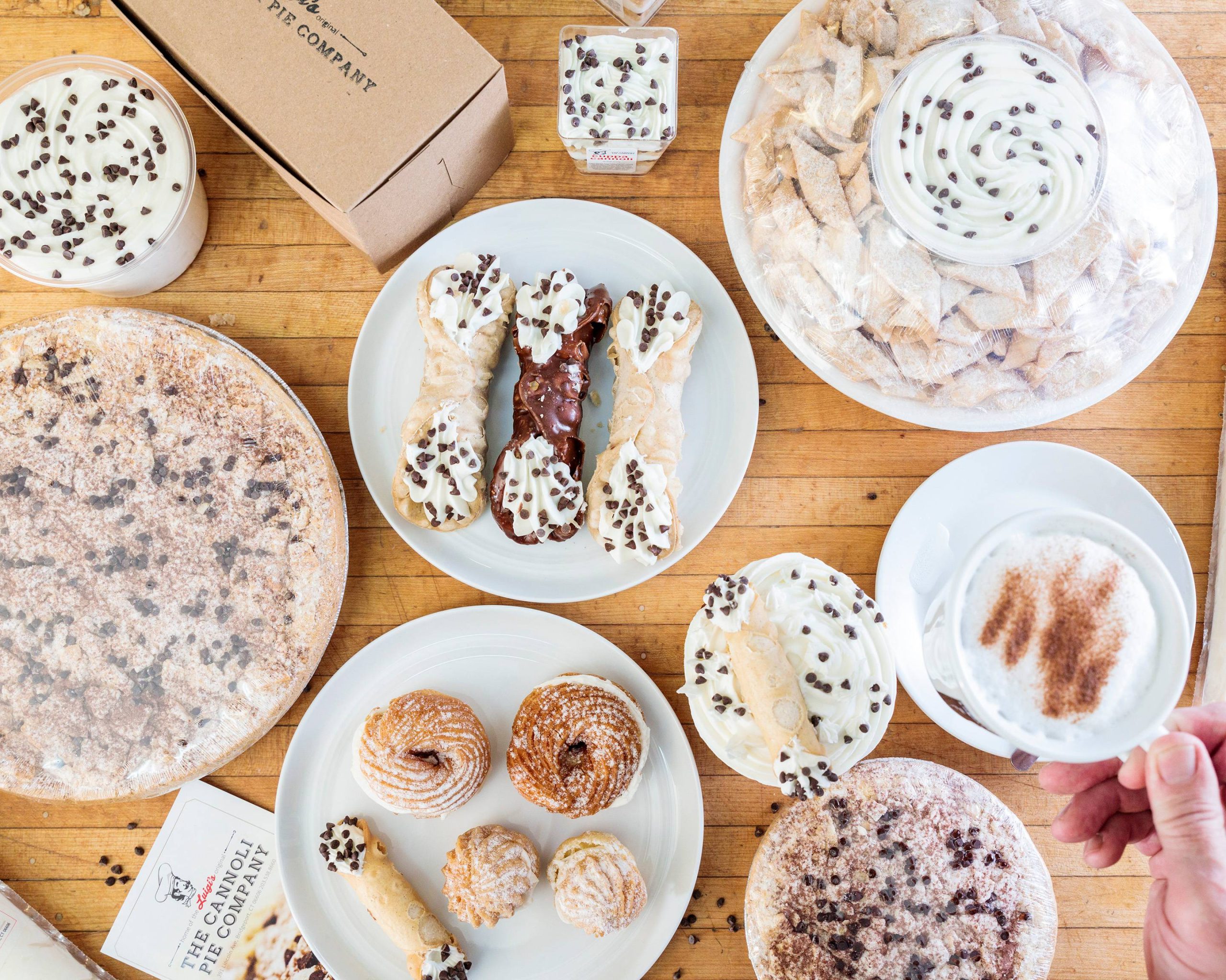 Luigi's Cannoli Cafe