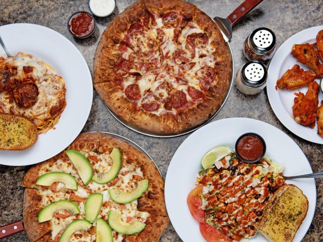 Lamppost Pizza - Fountain Valley