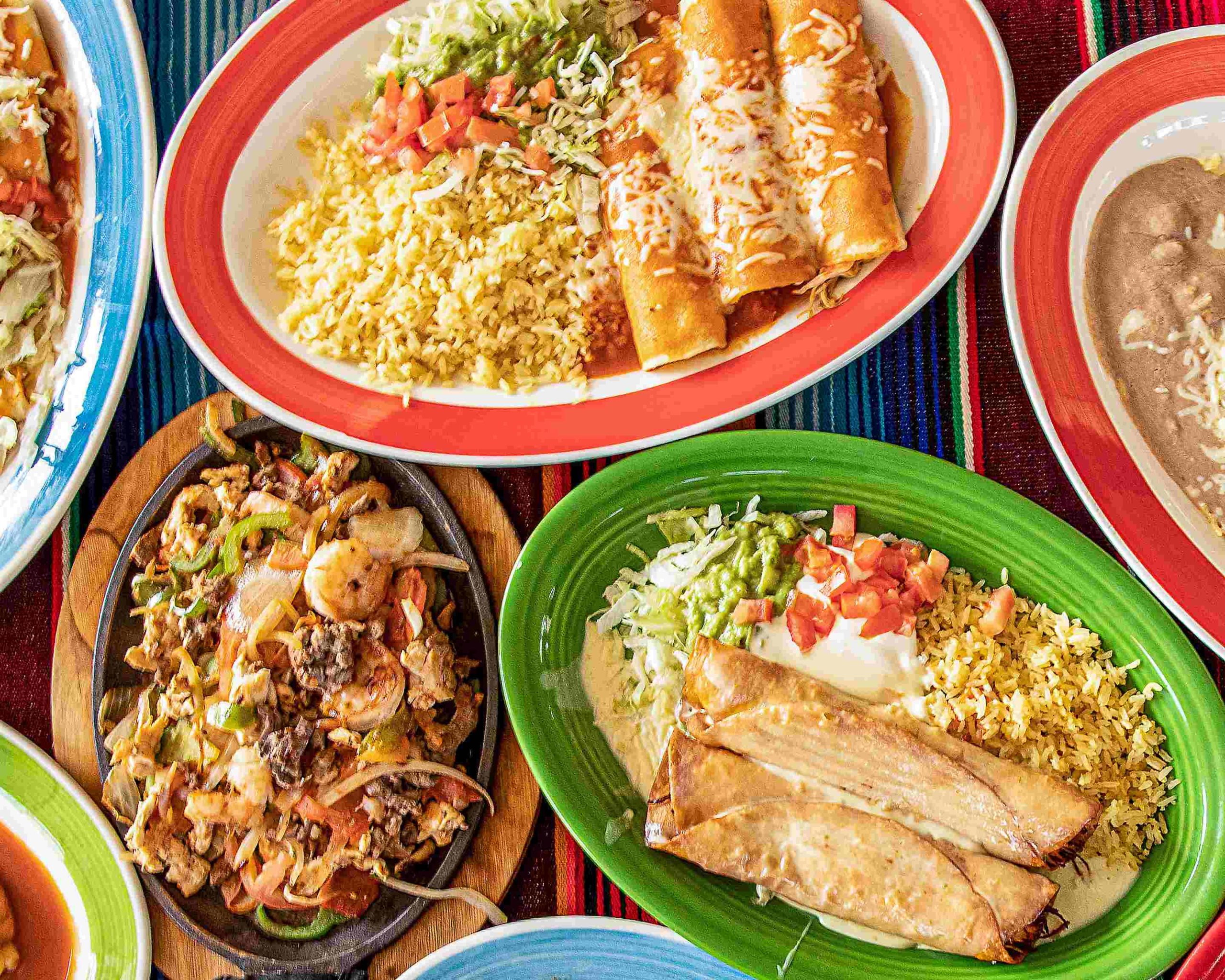 Tr3s Kitchen & Cantina