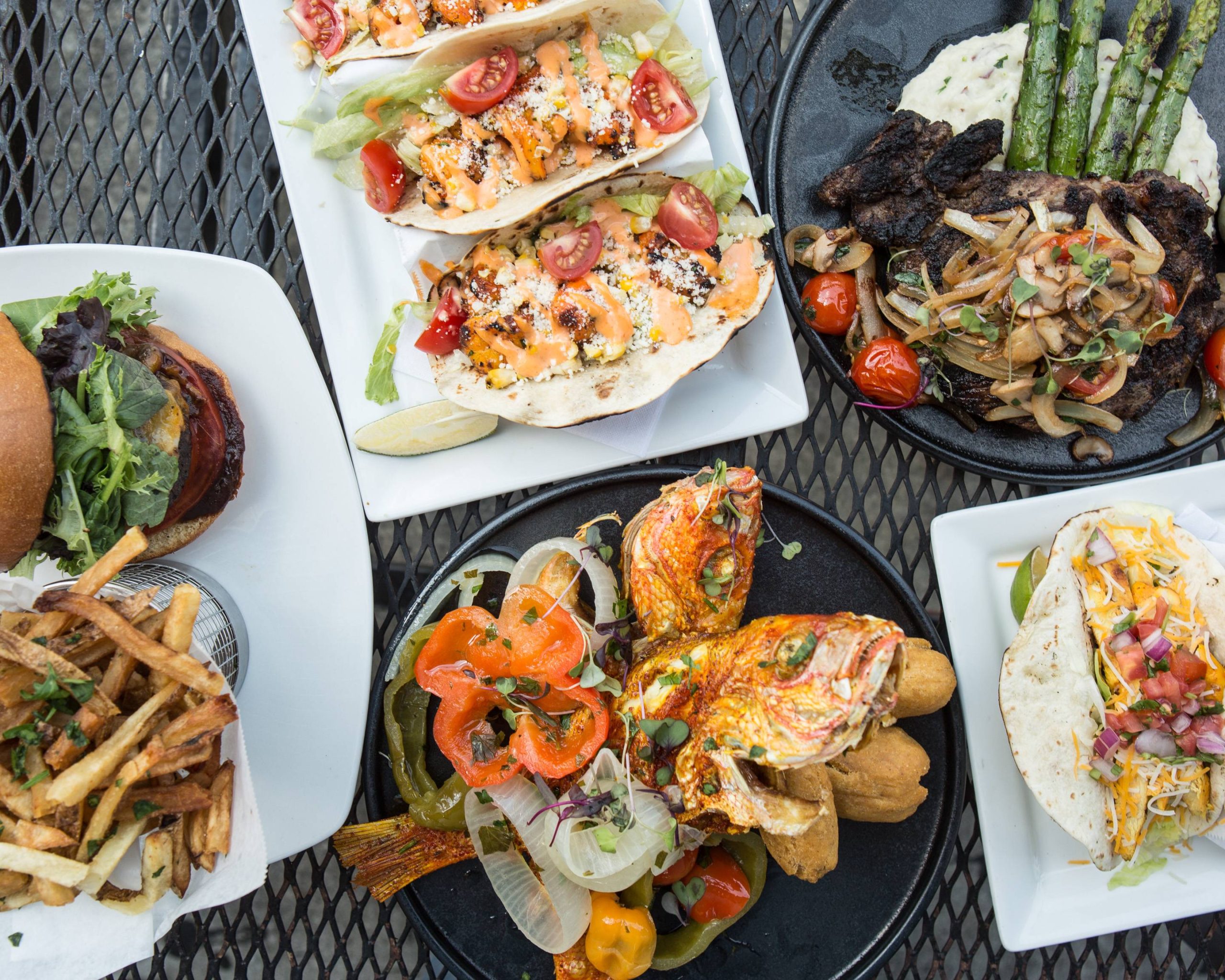 The lions Restaurant & Lounge